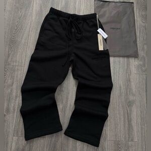 Essentials Black sweats New small